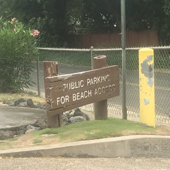 Maluaka Beach - Public parking - Beaches Near Me - Kihei, Hawaii