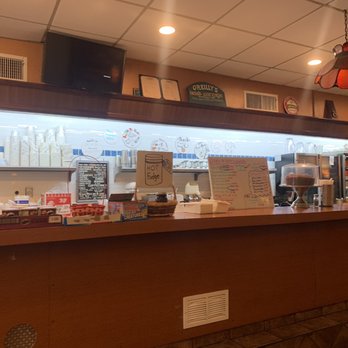 Walt Itgen's Ice Cream Parlour - Insidee - Ice Cream & Frozen Yogurt Near Me - Valley Stream, New York