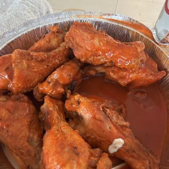Victor Jr's - Buffalo wings - Pizza Near Me - Culver City, California Victor Jr's - Buffalo wings - Pizza Near Me - Culver City, California