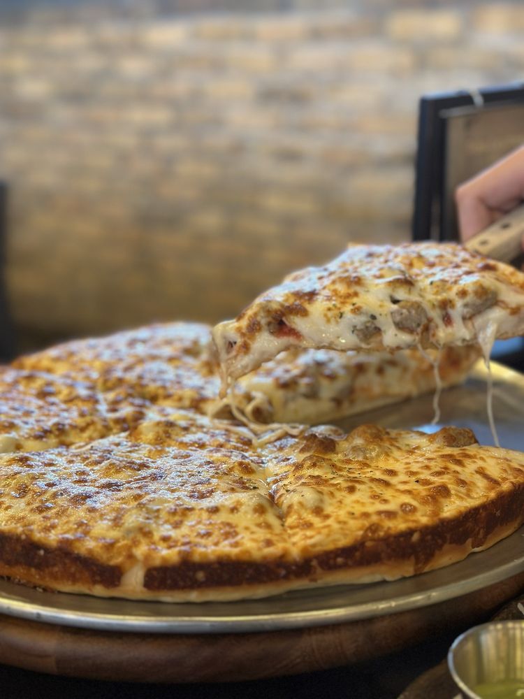 MARAKAS PIZZA Updated September 2024 105 Photos & 44 Reviews 7032