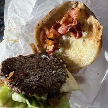 Bowinkle's Restaurant - Pathetic excuse for a mushroom burger with only one piece of bacon on half of the burger. - Burgers Near Me - Rio Linda, California Bowinkle's Restaurant - Pathetic excuse for a mushroom burger with only one piece of bacon on half of the burger. - Burgers Near Me - Rio Linda, California