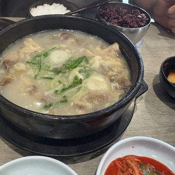 SYTK Sullungtang - 도가니탕 lots of ox knee pieces in there! - Korean Near Me - Los Angeles, California SYTK Sullungtang - 도가니탕 lots of ox knee pieces in there! - Korean Near Me - Los Angeles, California