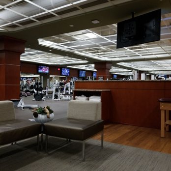 Life Time - Fully stocked Gym - Trainers Near Me - Garden City, New York