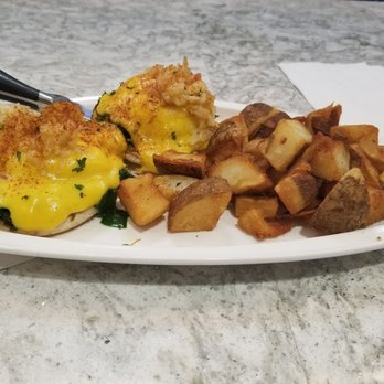 Omelet Bar - Yummy Lobster Eggs Benedict! - Breakfast & Brunch Near Me - Orlando, Florida Omelet Bar - Yummy Lobster Eggs Benedict! - Breakfast & Brunch Near Me - Orlando, Florida