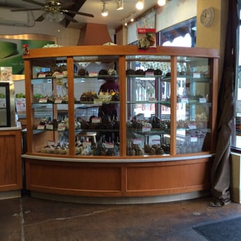 Outlets at Castle Rock - Rocky Mountain Chocolate Factory - Candy Apples - Outlet Stores Near Me - Castle Rock, Colorado