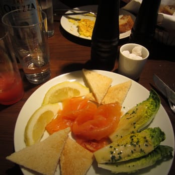 Claus - La Table du Petit-Déjeuner - Smoked Salmon & toasts - Breakfast & Brunch Near Me - Paris, 75