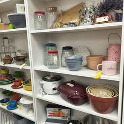 Smith & Co. Consignment - Kitchen stuff