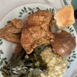 Ritchie's General Store & Eatery - Fried chicken, greens, creamed corn, mashed potatoes