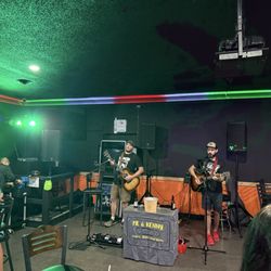 Taco Tequila Bar - Always have great entertainment!
