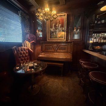 Armitage Alehouse - Vibes - Pubs Near Me - Chicago, Illinois