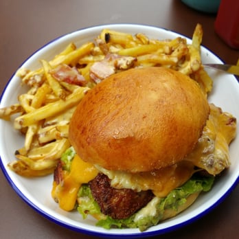 Kokomo - Chicken burger with bacon cheese fries - Burgers Near Me - Bordeaux, 33