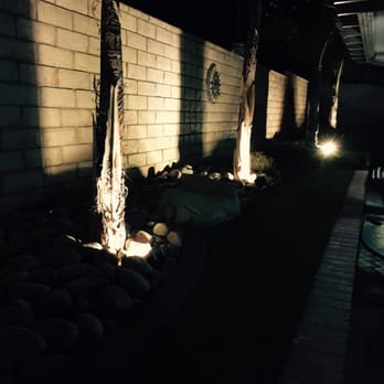 Mojave Curb and Turf - Planter area with accent lighting! - Landscaping Near Me Mojave Curb and Turf - Planter area with accent lighting! - Landscaping Near Me