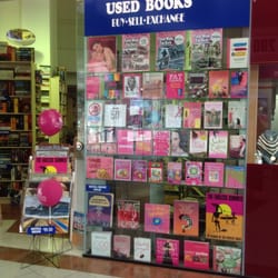 Broadbeach Books - Broadbeach Books goes pink for Niecon Plaza cancer fundraising month