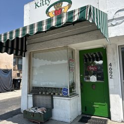 Kitty O'Shea's Irish Imports - Such a cute store with a dog shop
