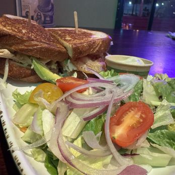 Tavern On Main - American Near Me - El Segundo, California