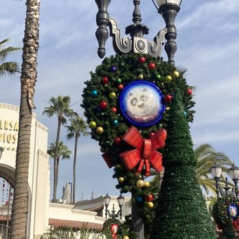 Universal Studios Hollywood - All decked out for the holidays - Amusement Parks Near Me - Universal City, California Universal Studios Hollywood - All decked out for the holidays - Amusement Parks Near Me - Universal City, California
