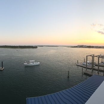 Moonrakers - Panaromic Sunset Rooftop - American Near Me - Beaufort, North Carolina