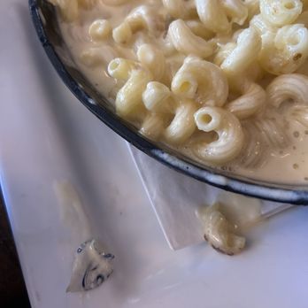 Hoja Santa - Truffle mac n cheese (minus the truffle, plus aluminum) - Bars Near Me - Oak Park, Illinois