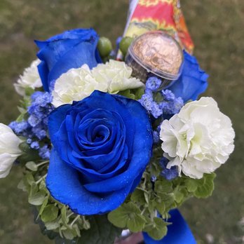 Fadi's Flower Place - Close up view of a 20 dollar bouquet - Florists Near Me - Azusa, California Fadi's Flower Place - Close up view of a 20 dollar bouquet - Florists Near Me - Azusa, California