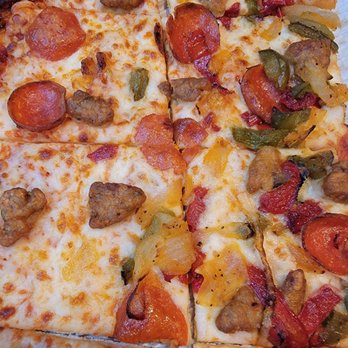 Pizza Hut - Paid for extra cheese and extra pepperoni. NONE present!!!! What a RIP OFF! - Pizza Near Me - Pukalani, Hawaii