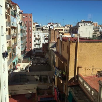 Ibis Barcelona Centro - Vista de mi ventana - Hotels Near Me - Barcelona, B