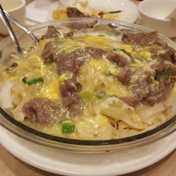 Congee Queen - Fried rice noodles with beef and scambled egg - Chinese Near Me - North York, Ontario