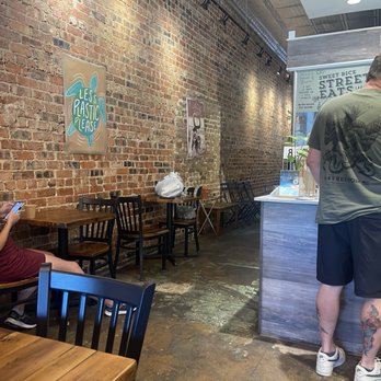 Sweet Rice - The families have left and guess who is still here writing this review - Thai Near Me - Dallas, Texas Sweet Rice - The families have left and guess who is still here writing this review - Thai Near Me - Dallas, Texas
