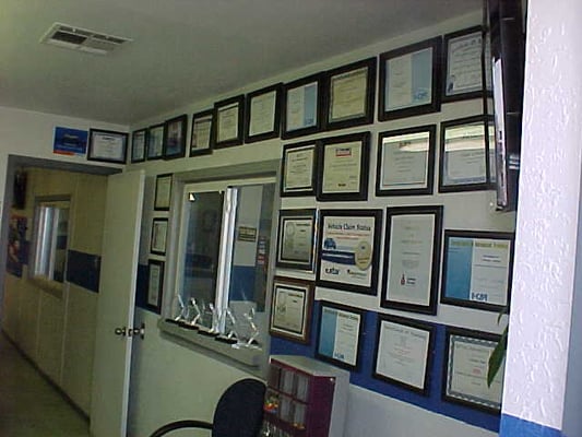 ACCURATE COLLISION CENTER - Updated June 2025 - 9844 Carnegie Ave, El