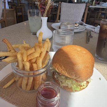 Waverly - Delicious rockfish filet sandwich - Breakfast & Brunch Near Me - Cardiff, California Waverly - Delicious rockfish filet sandwich - Breakfast & Brunch Near Me - Cardiff, California