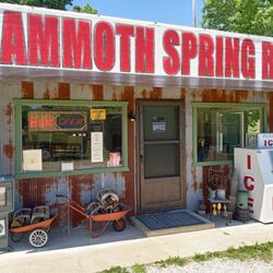 Mammoth Spring RV Park & Cabins