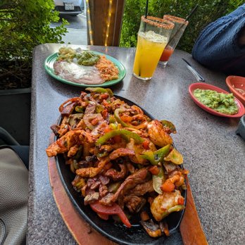 Mi Pueblo - Chicken, steak and shrimp fajitas - Mexican Near Me - San Rafael, California