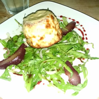 Annie's - Goats cheese salad starter - Modern European Near Me - London, XGL Annie's - Goats cheese salad starter - Modern European Near Me - London, XGL