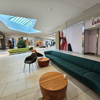 Willowbrook Centre - Shopping Centers Near Me - Langley, British Columbia
