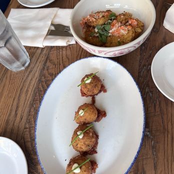 Poogan's Porch - Pimiento Cheese Fritters & Fried Green Tomatoes - Southern Near Me - Charleston, South Carolina Poogan's Porch - Pimiento Cheese Fritters & Fried Green Tomatoes - Southern Near Me - Charleston, South Carolina