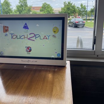 McDonald's - a touch2plat screen on a table - Fast Food Near Me - Columbus, Ohio