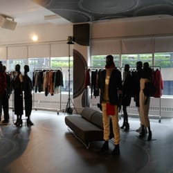 R Too Worldwide - R Too Worldwide Retail Displays/Retail Environment Designing