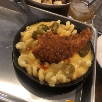 Murphy’s Craft Bar + Kitchen - Split potion Nashville hot chicken Mac and cheese - Bars Near Me - Sidney, Ohio