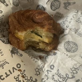 Colectivo Coffee Lincoln Park - Egg and Goat Cheese English Muffin - Breakfast & Brunch Near Me - Chicago, Illinois