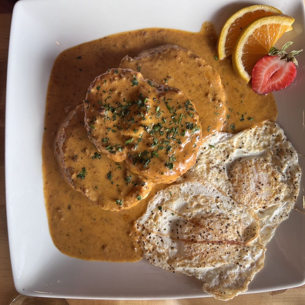 Oshen's Chophouse - Biscuits and Chorizo Gravy. - Wine Bars Near Me - Gleneden Beach, Oregon