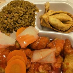 Vin Hoa - Combination B (sweet & sour chicken with fried rice & wontons)