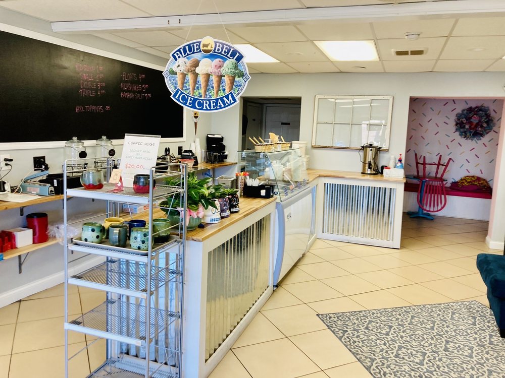 COURTNEY’S CAKES AND SWEET TREATS 5306 Middlebrook Pike, Knoxville