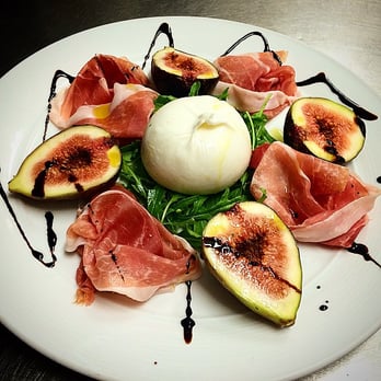 Osteria Riva - Fresh figs, prosciutto San Daniele & burrata cheese - Italian Near Me - Sydney, NSW