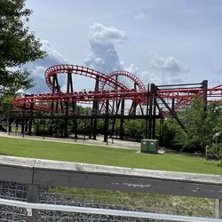 Thunderhawk - Look at the loops on that suspended coaster!