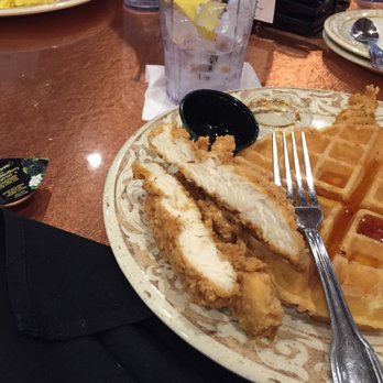 Another Broken Egg Cafe - Chicken and waffles - Breakfast & Brunch Near Me - Pearland, Texas