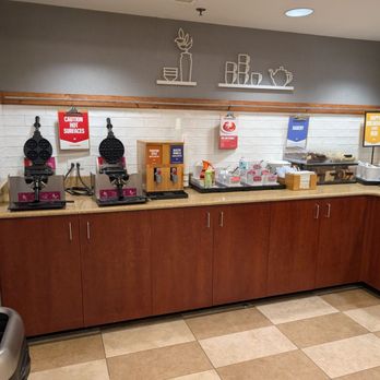 Hampton Inn White River Junction - Hotels Near Me - White River Junction, Vermont