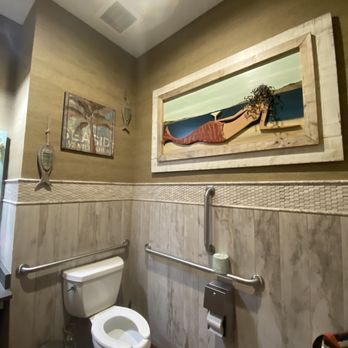 Caribsea - Bathroom - Seafood Near Me - Emerald Isle, North Carolina
