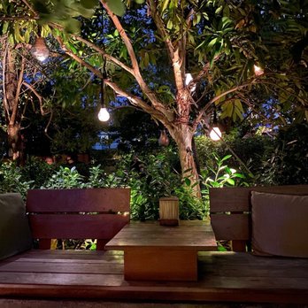 Sugar - The side by side table - Cocktail Bars Near Me - Miami, Florida