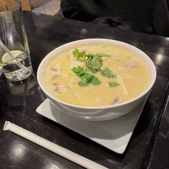 Ve Station - Coconut Soup (L) (GF) - Vegan Near Me - Sherman Oaks, California Ve Station - Coconut Soup (L) (GF) - Vegan Near Me - Sherman Oaks, California