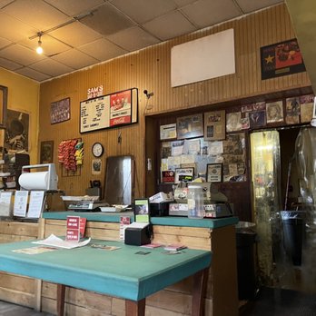 Sam's Bar-B-Que - ows the interior of the restaurant - Barbeque Near Me - Austin, Texas Sam's Bar-B-Que - ows the interior of the restaurant - Barbeque Near Me - Austin, Texas