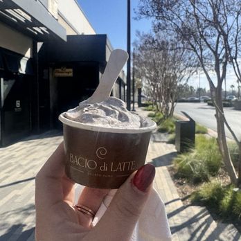 Bacio di Latte - Cookies and cream - Ice Cream & Frozen Yogurt Near Me - Etiwanda, California Bacio di Latte - Cookies and cream - Ice Cream & Frozen Yogurt Near Me - Etiwanda, California